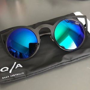 Quay sunglasses - Invader